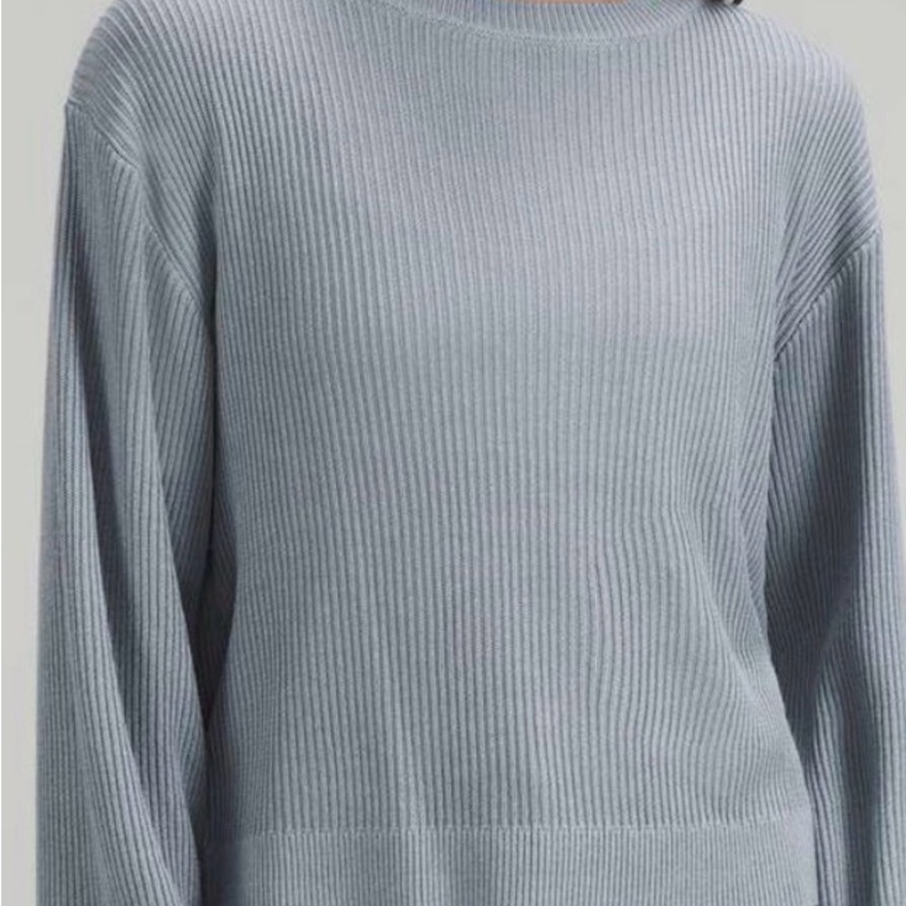 Lululemon reversible cross over crewneck sweater. Gray/ blue.
Size 18 - Picture 7 of 12